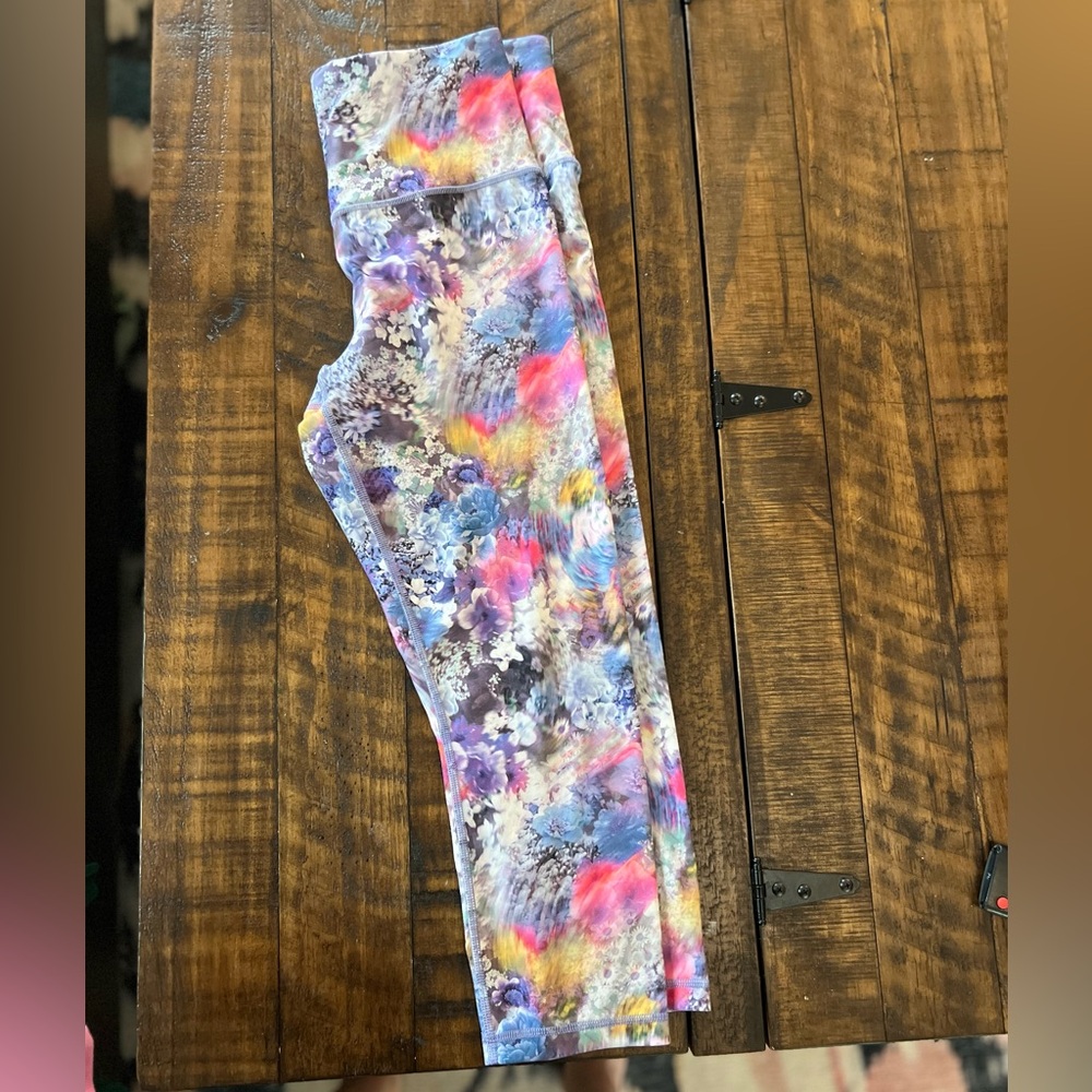Athleta Elation Capri Leggings